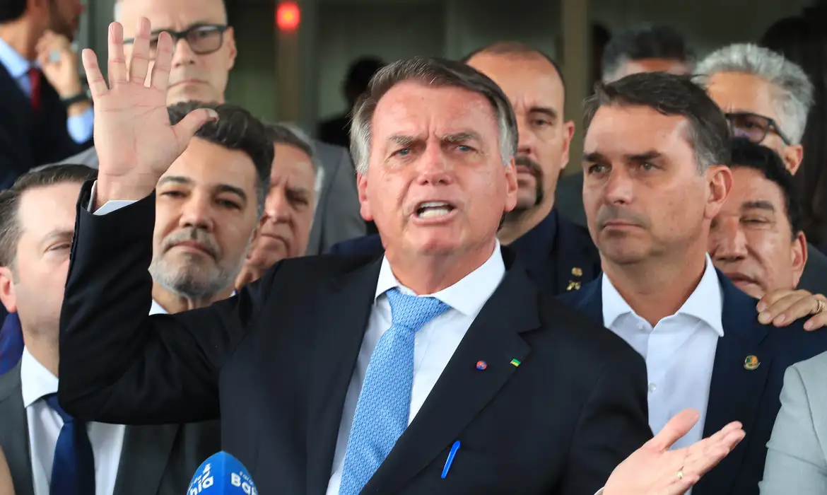 PGR recomenda reforo policial perto da casa de Bolsonaro