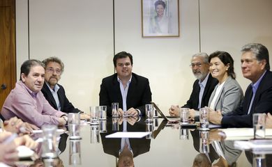 Brasília - O novo Ministro de Minas e Energia, Fernando Bezerra Filho, reúne-se com representantes do setor energético (Marcelo Camargo/Agência Brasil)