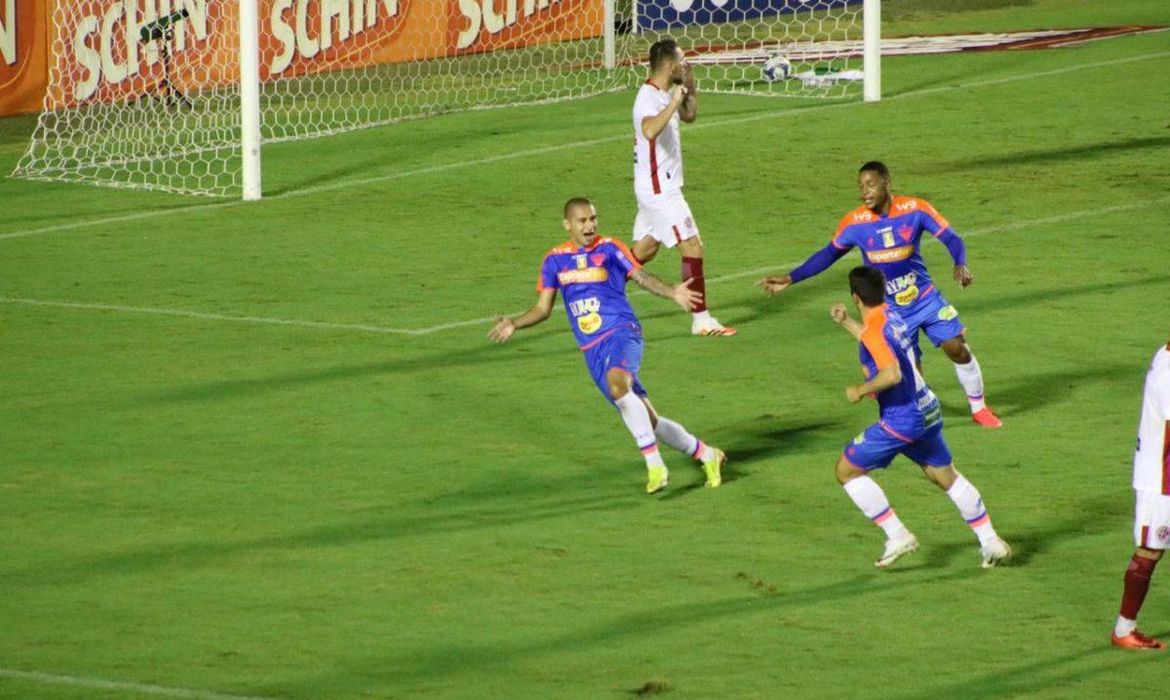 Fortaleza vence de virada o América_RN, a oitava e última rodada da Copa do Nordeste