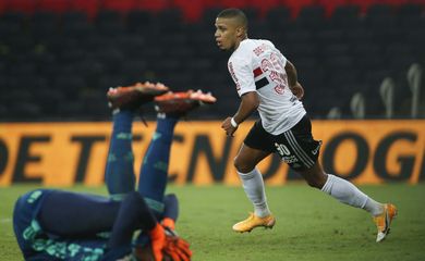 São Paulo vence Flamengo