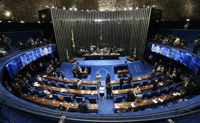 Brasília - O presidente do Senado, Renan Calheiros, marcou para segunda-feira (25) a sessão de eleição da comissão especial do impeachment  (Fabio Rodrigues Pozzebom/Agência Brasil)