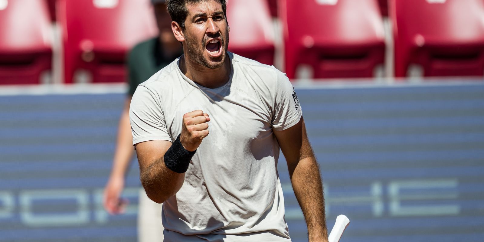 Orlando Luz vence duelo brasileiro e vai às quartas em Roland Garros