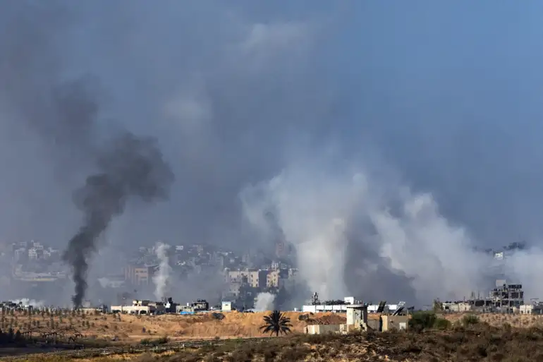 Smoke rises over Gaza as seen from Southern Israel, amid the ongoing conflict between Israel and Palestinian group Hamas, November 10, 2023. REUTERS/Evelyn Hockstein