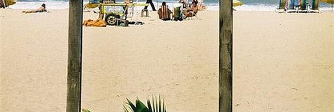 O governo de Pernambuco deve interditar áreas de praia com risco de ataque de tubarões até que sejam instaladas redes de proteção para os banhistas. A recomendação é do Ministério Público do estado: http://ebcnare.de/1biz72o