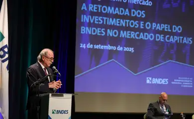 Rio de Janeiro (RJ), 24/09/2025 – O presidente do Banco Nacional de Desenvolvimento Econômico e Social (BNDES), Aloizio Mercadante durante evento Diálogos com o mercado: a retomada dos investimentos e o papel do BNDES no mercado de capitais, na sede da companhia, no centro do Rio de Janeiro. Foto: Tomaz Silva/Agência Brasil