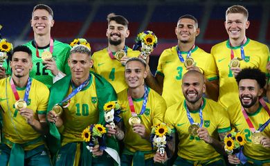 Soccer Football - Men's Team - Medal Ceremony - ouro - seleção Olímpica - Brasil - Tóquio 2020 - medalha - Olimpíada