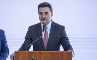 Brasília (DF) 03/08/2023 - O novo Ministro do Turismo, Celso Sabino discursa na cerimônia de sua posse nesta quinta feira, no Palácio do Planalto.
Foto: Joédson Alves/Agência Brasil