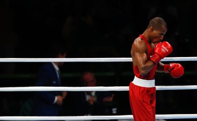 Rio de Janeiro - Por decisão unânime dos juízes, o lutador brasileiro Robson Conceição derrotou o francês Sofiane Oumiha e garantiu o ouro na categoria peso ligeiro, até 60 quilos (Fernando Frazão/Agência Brasil)