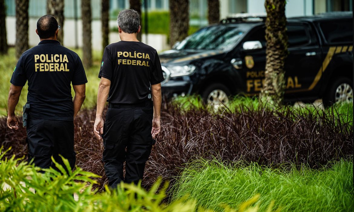 Brasília (DF), 22/02/2024, Movimentação de Policiais Federais, em frente ao  Prédio da Polícia Federal em Brasília.  Foto: Rafa Neddermeyer/Agência Brasil