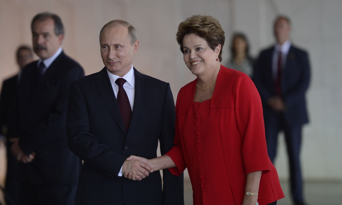 A presidenta Dilma Rousseff, recebe o presidente da Rússia, Vladimir Putin, no Palácio do Planalto (Wilson Dias/Agência Brasil)