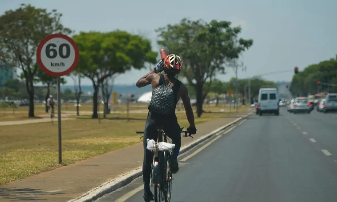 Por saúde e economia, brasilienses têm trocado o carro pela bicicleta