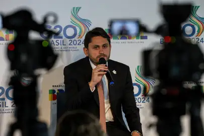 Brasília (DF) 18/04/2024 - O ministro das Comunicações, Juscelino Filho, abre a reunião do Grupo de Trabalho (GT) de Economia Digital do G20
Foto: Antonio Cruz/Agência Brasil