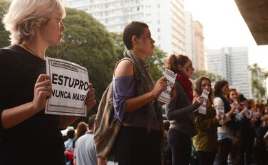 São Paulo - Manifestação de mulheres contra o machismo e a cultura do estupro na Avenida Paulista, região central da cidade (Rovena Rosa/Agência Brasil)