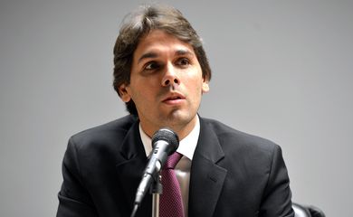 Brasília - Procurador-geral Federal Renato Rodrigues Vieira em assinatura de acordo da Procuradoria-Geral da Fazenda com o Incra para execução fiscal de propriedades para reforma agrária (Valter Campanato/Agência Brasil)
