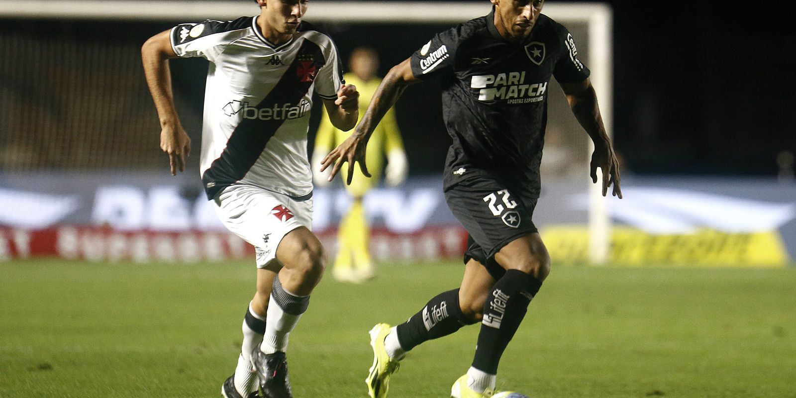 Vasco arranca empate com o Botafogo em São Januário Vasco arranca empate com o Botafogo em São Januário