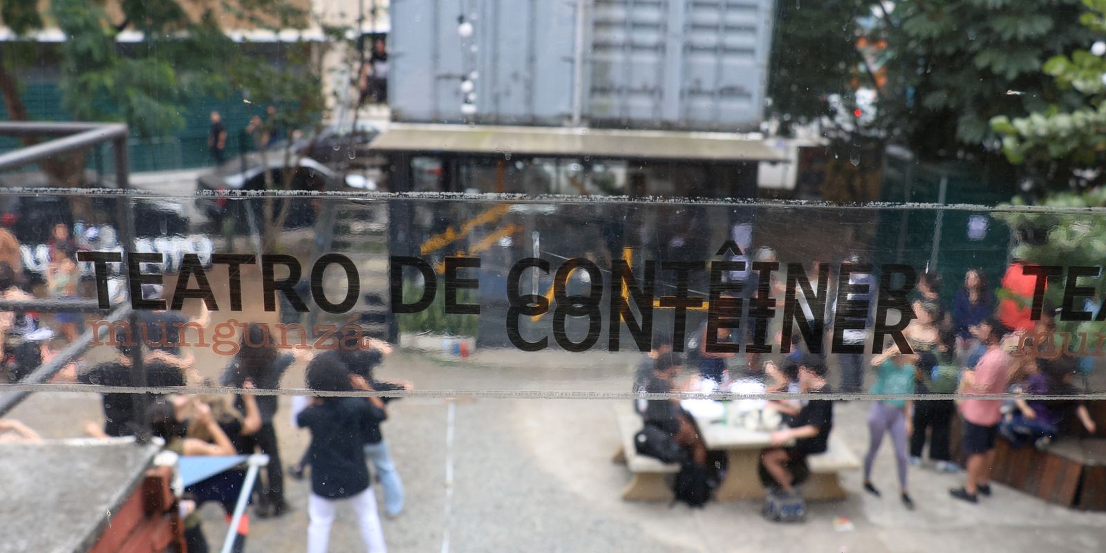 Prefeitura de São Paulo retoma espaço ocupado pelo Teatro de Contêiner