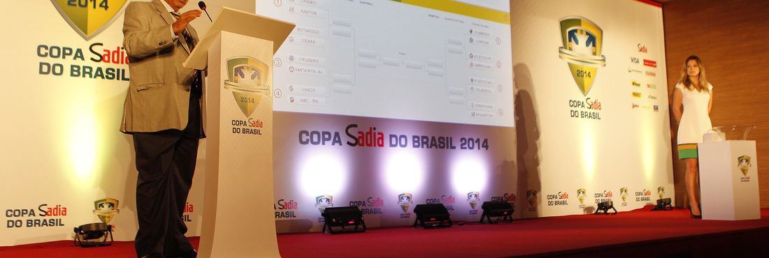 O diretor de Competições da CBF, Virgílio Elísio, anuncia de quem serão os mandos de campo nos jogos de ida e volta das oitavas de final da Copa do Brasil