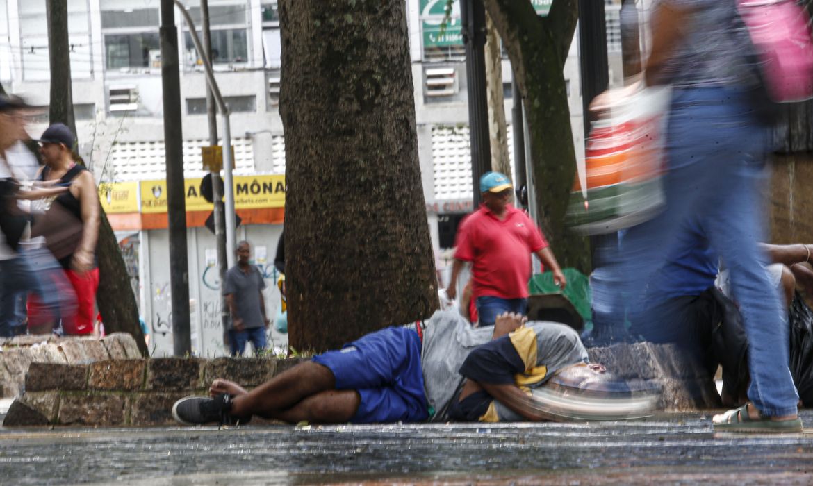 Pesquisa revela que SP tem a maior população de rua do Brasil 