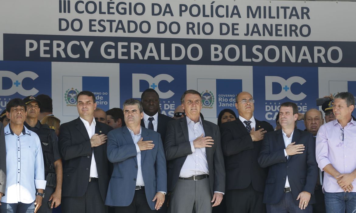 O presidente eleito Jair Bolsonaro participa da cerimônia de inauguração do III Colégio da Polícia Militar do Estado do Rio de Janeiro Percy Geraldo Bolsonaro.
