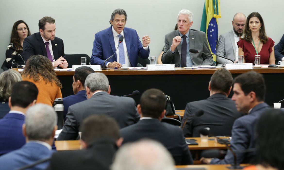 Brasília (DF), 11/06/2025  - O ministro da Fazenda, Fernando Haddad, durante audiência pública conjunta,  promovida pelas comissões de Finanças e Tributação e de Fiscalização Financeira e Controle da Câmara dos Deputados. Foto: Lula Marques/Agência Brasil
