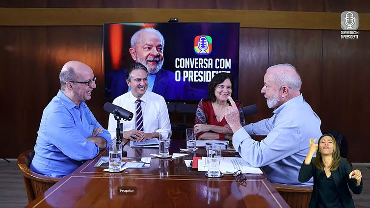 Brasília (DF), 26.09.2023 - Presidente Lula, Ministro Camilo Santana (Educação) e Ministra Nísia Trindade (Saúde) são entrevistados pelo jornalista Marcos Uchoa para o programa Conversa com o Presidente. Imagem: Canal Gov