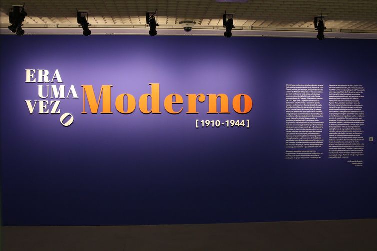 Exposição Era Uma Vez o Moderno [1910-1944], com curadoria do pesquisador Luiz Armando Bagolin e do historiador Fabrício Reiner, no Centro Cultural Fiesp, Avenida Paulista.