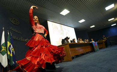 A ministra das Mulheres, Família e Direitos Humanos, Damares Alves, participa de evento em comemoração ao Dia Nacional do Cigano.