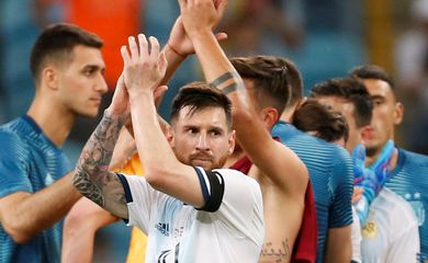 Argentina e Catar jogam pela Copa América