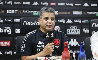 Novo treinador do Vasco da Gama, Marcelo Cabo, foi apresentado em São Januário.