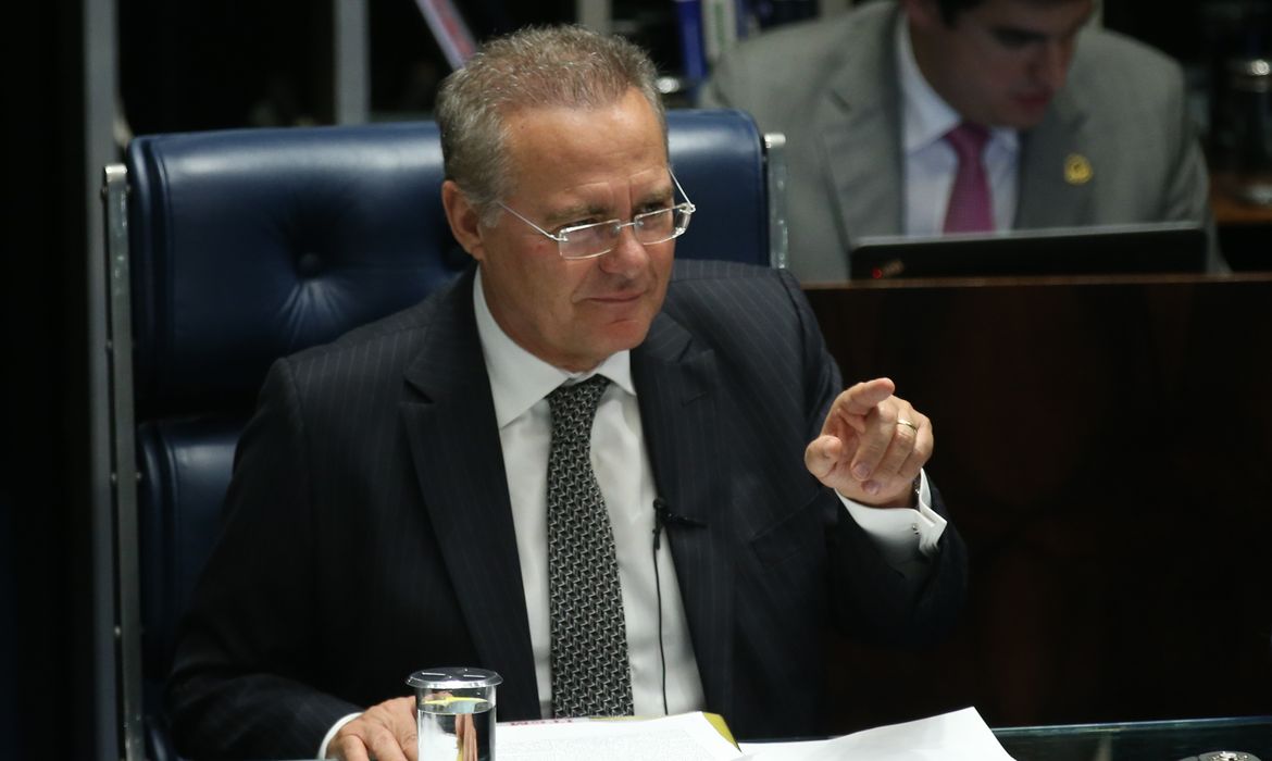 Brasília - Presidente do Senado, Renan Calheiros, na sessão para votar parecer do Conselho de Ética que pede a cassação do mandato do senador Delcídio do Amaral  (Fabio Rodrigues Pozzebom/Agência Brasil)
