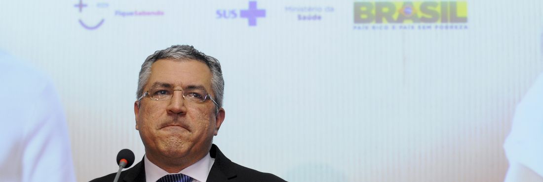O ministro da Saúde, Alexandre Padilha, divulga a inclusão de novos medicamentos para o tratamento da hepatite C e os números mais recentes de hepatites virais no Brasil