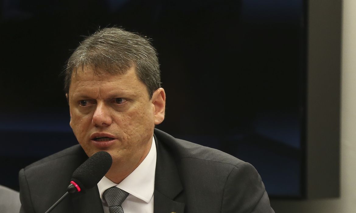 O ministro da Infraestrutura,Tarcísio Gomes de Freitas fala sobre as ações de sua pasta na Comissão de Minas e Energia da Câmara