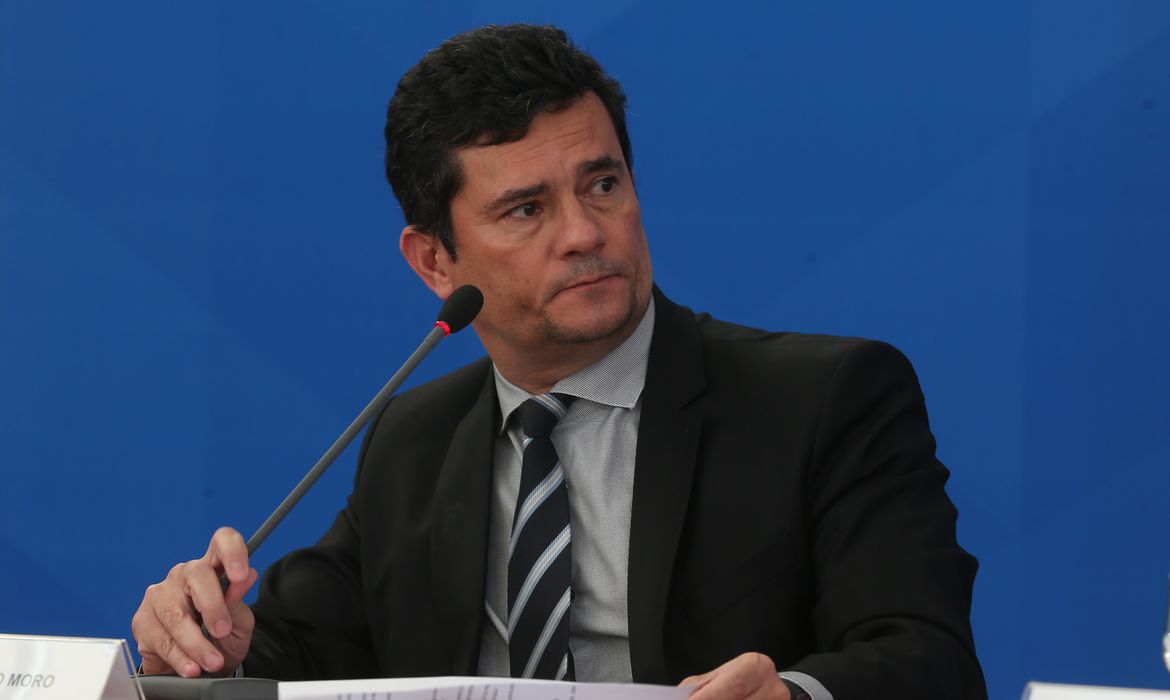 O ministro da Justiça e Segurança Pública, Sergio Moro, participa de coletiva de imprensa no Palácio do Planalto, sobre as ações de enfrentamento ao covid-19 no país