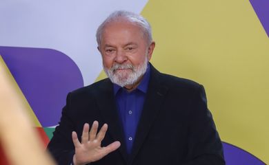 Brasília, (DF) - 28/08/2023 - O presidente Lula durante solenidade de Assinatura de Sanção do Projeto de Lei de Conversão (PLV) no 15/2023, que estabelece a política de valorização permanente do salário mínimo. Foto Valter Campanato/EBC.