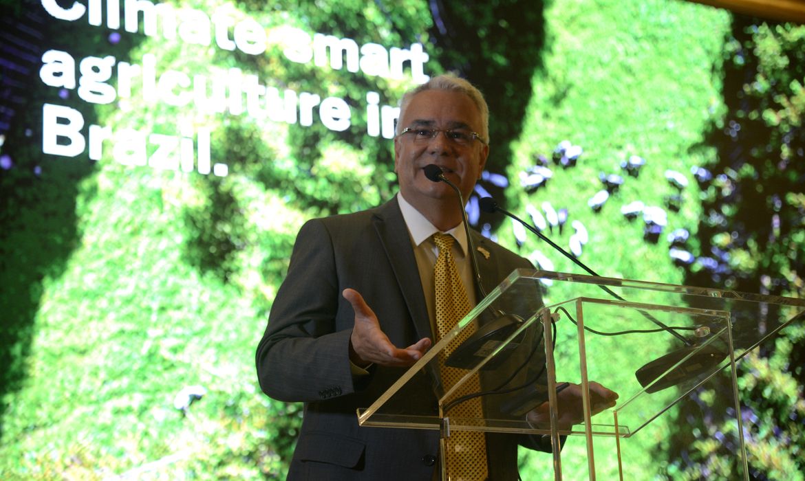 O secretário do ministério da Agricultura, Fernando Camargo, fala durante o Agri Talks, evento promovido pela Apex-Brasil em Dubai, nos Emirados Árabes Unidos