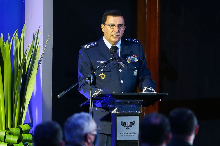 O comandante da Aeronáutica, Carlos de Almeida Baptista Junior, durante o anunciou dos nomes das empresas selecionadas para parcerias no Programa Espacial de Alcântara.