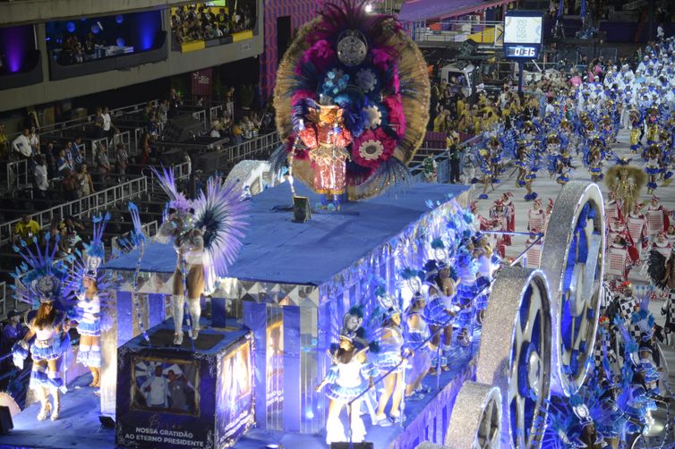 Em Cima da Hora abre os desfiles da Série Ouro do carnaval 2022 na Sapucaí