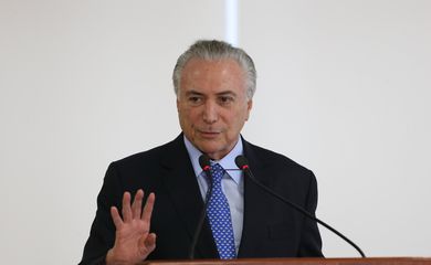 Brasília - O presidente Michel Temer, durante a cerimônia de assinatura do decreto de criação da Rede Brasil Mulher, no Palácio do Planalto (Valter Campanato/Agência Brasil)