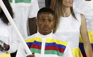 O lutador Jonas Junius foi o porta-bandeira da delegação da Namíbia na abertura da Rio 2016
