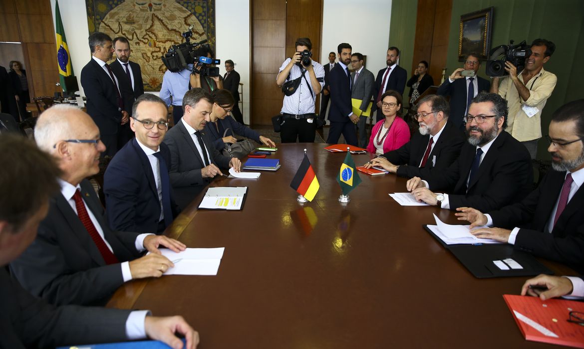 O ministro das Relações Exteriores, Ernesto Araújo, se reúne com o ministro das Relações Externas da Alemanha, Heiko Maas, no Palácio Itamaraty.