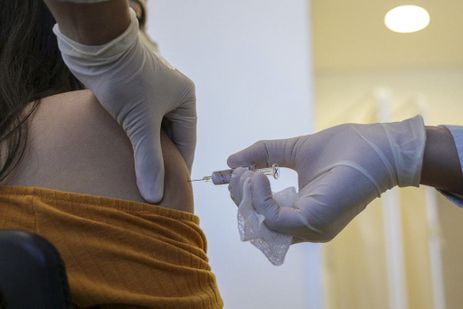 Governo de São Paulo inicia testes com vacina contra o novo coronavírus.