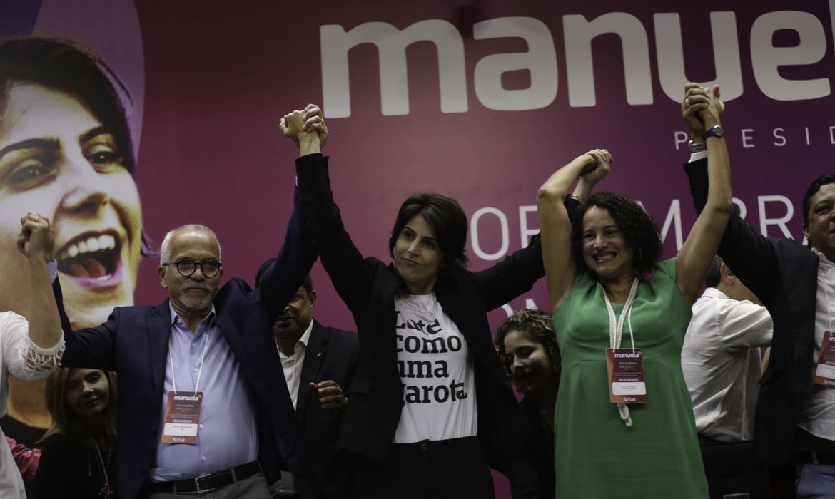 O Partido Comunista do Brasil (PCdoB) confirma a candidatura de Manuela d'Ávila à Presidência da República, em convenção realizada em Brasília.
