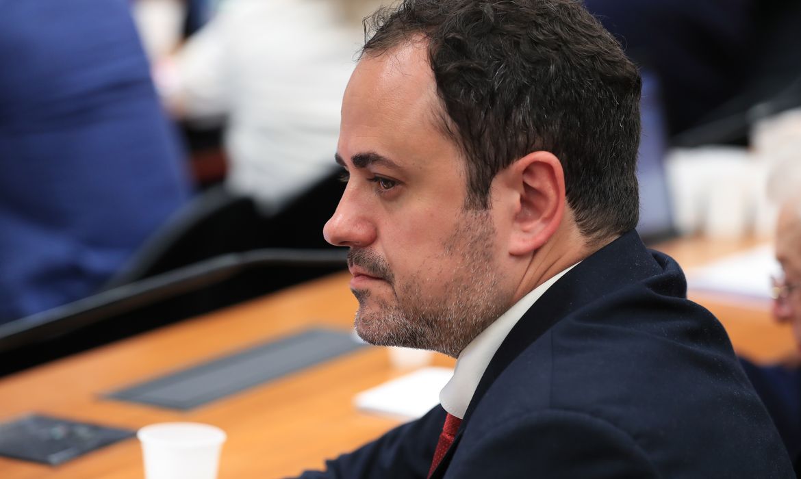 Conselho de tica da Cmara aprova pedido de cassao de Glauber Braga