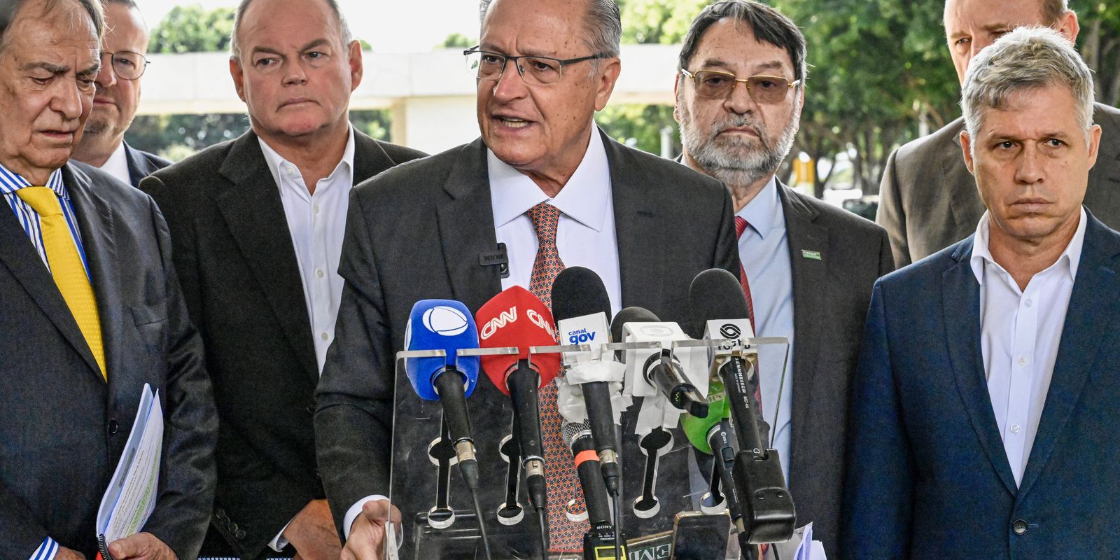 Alckmin recebe propostas para recuperação da economia no RS