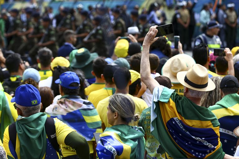 Desfile cívico-militar do 7 de Setembro, que este ano comemora o Bicentenário (200 anos) da Independência do Brasil.