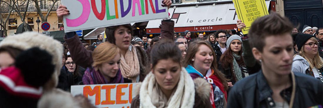 Manifestação na França pede legalização do casamento entre pessoas do mesmo sexo