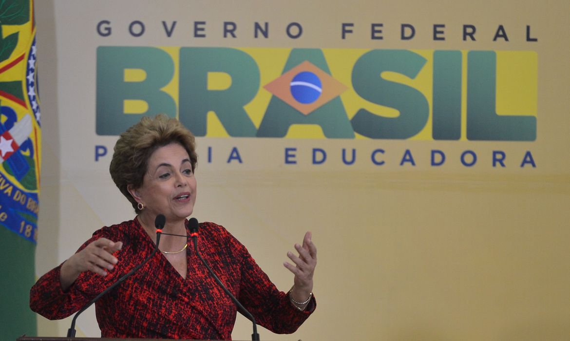 Brasília - A presidente Dilma Rousseff anuncia a criação de  cinco universidades federais. A cerimônia foi feita no Palácio do Planalto (Antonio Cruz/ Agência Brasil)