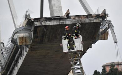 Desabamento de viaduto em Gênova