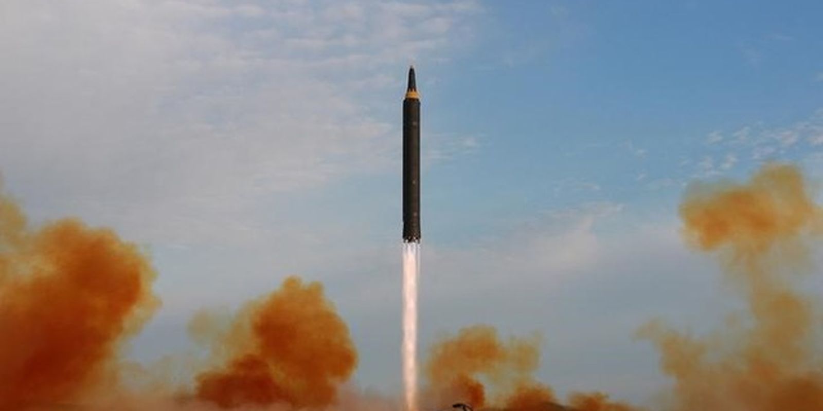 Lançamento de míssil pela Coreia do Norte - Agência Reuters