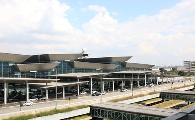 Fachada do Aeroporto Internacional de Guarulhos.
